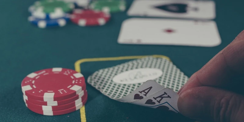 Znaczenie-kart-pokerowych-dla-asa-i-kr&oacute;la